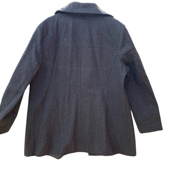 Coat - Picture 2 of 3